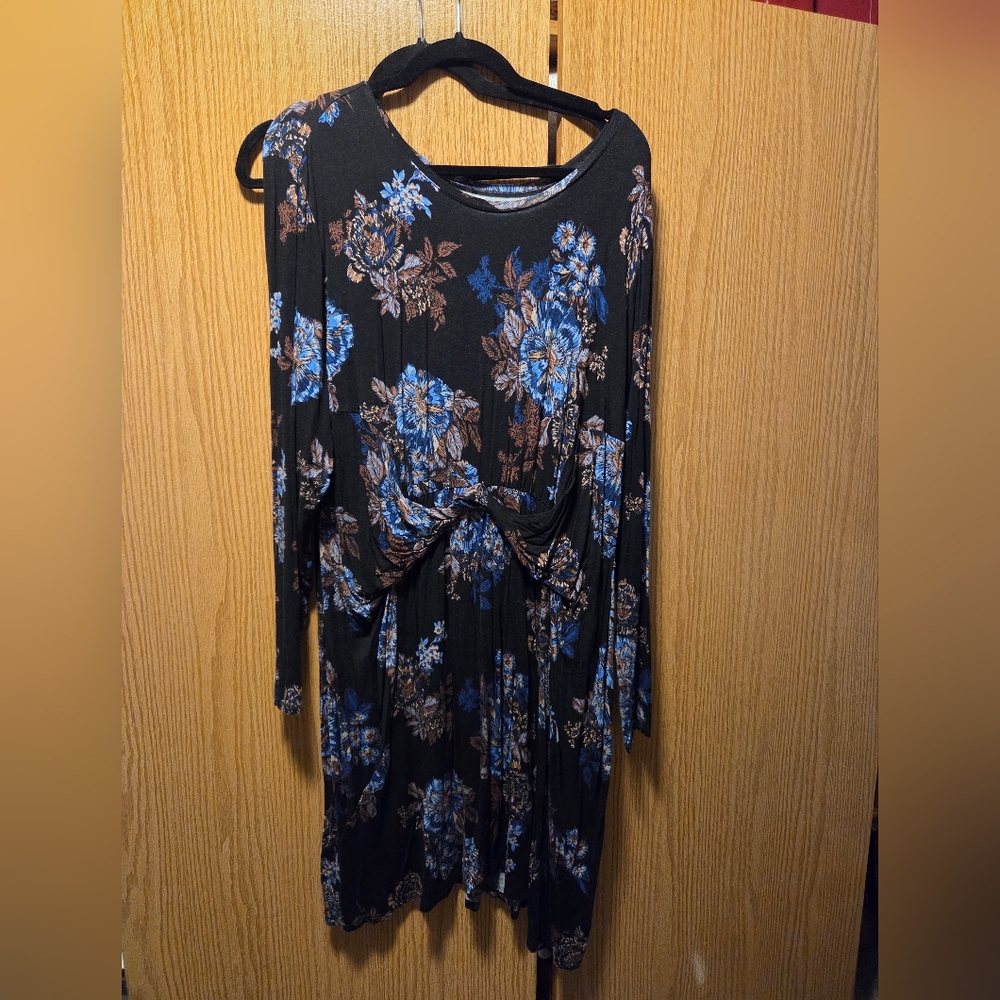 Elegant Black and Blue Floral Long Sleeve Dress